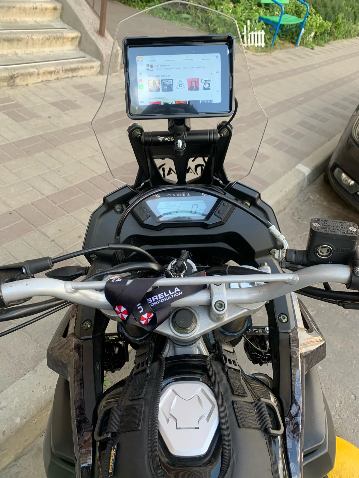 Support CarPlay moto sur Yamaha MT-09 vision pilote