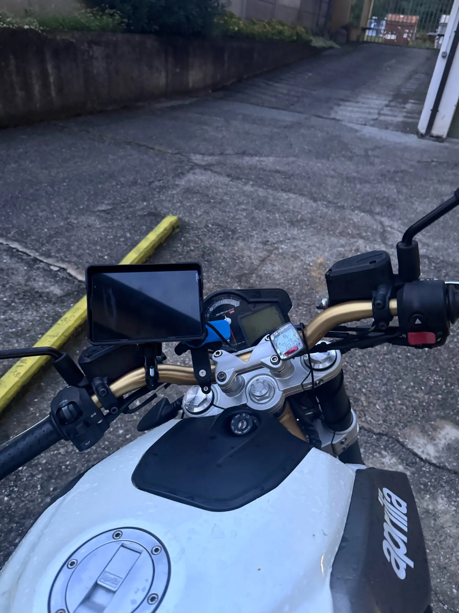 GPS CarPlay premium sur Triumph Tiger 900 tourer