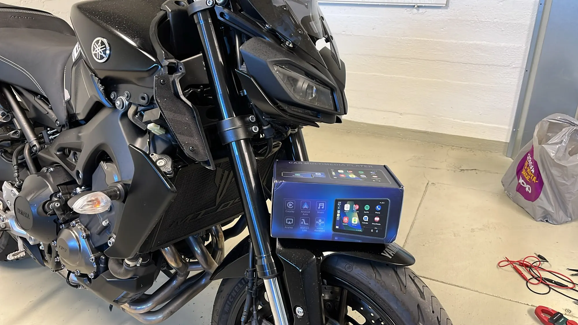 Installation rider CarPlay et dashcam sur Suzuki V-Strom